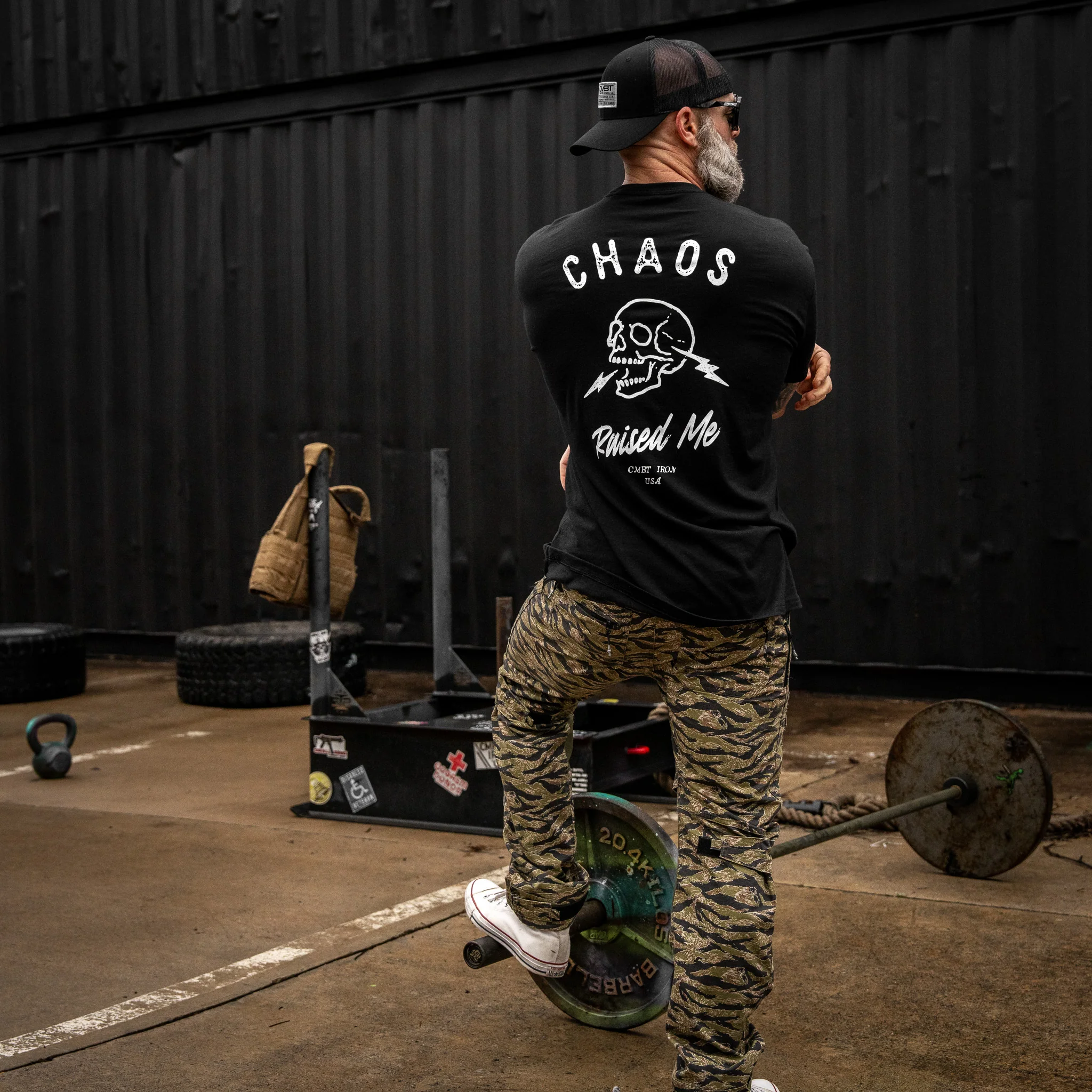 Chaos Raised Me Men's T-Shirt - Image 8