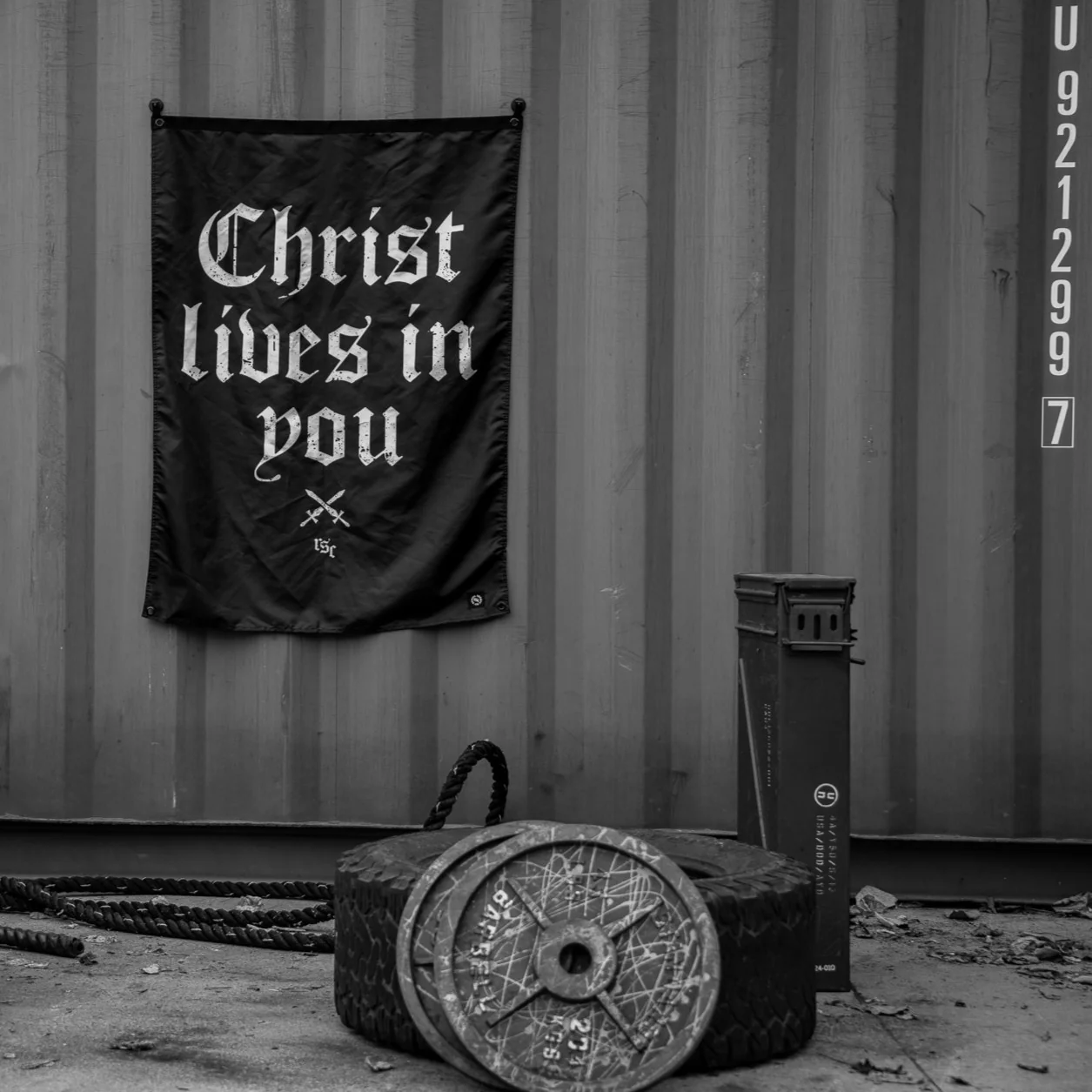 Christ Lives In You 4' x 3' Flag - Image 2