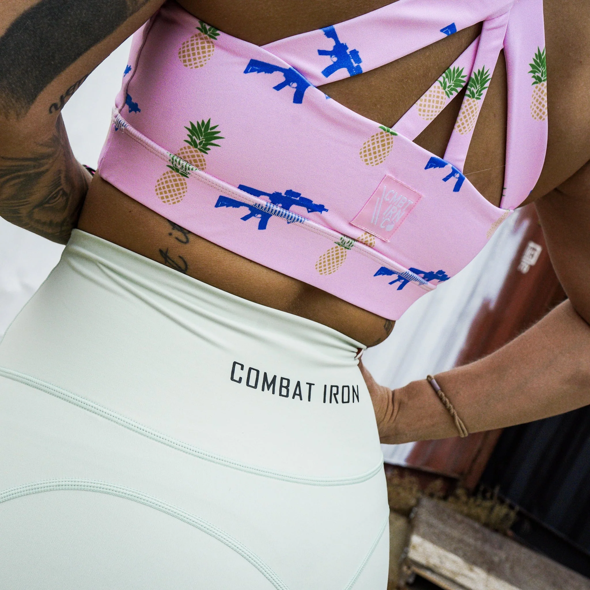 ESSENTIAL WIDE STRAP SPORTS BRA - Image 3