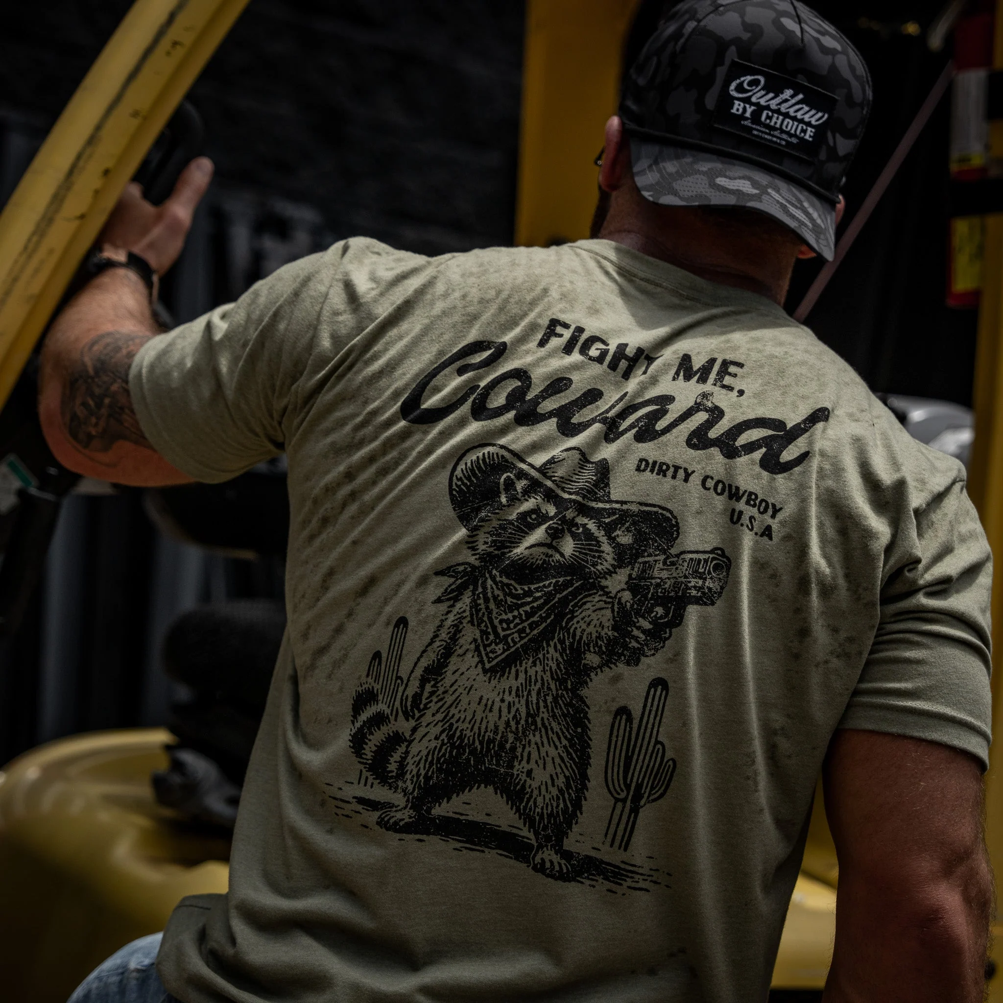 Fight Me Coward Raccoon Men's T-Shirt - Image 7