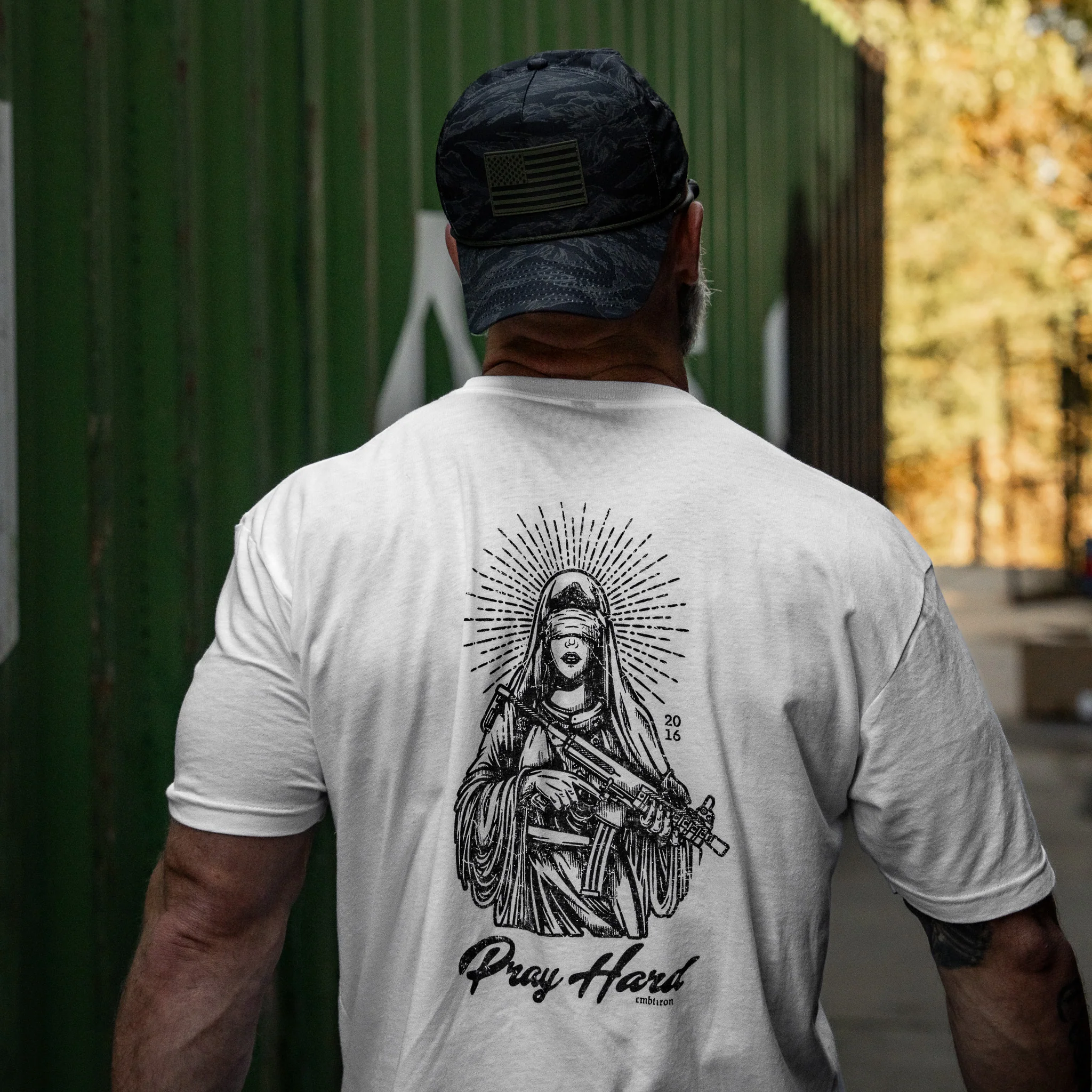 Pray Hard Men's T-Shirt - Image 6