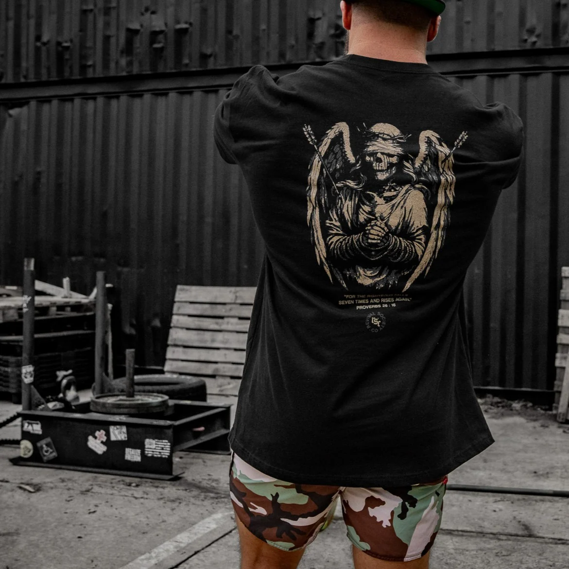 Righteous Falls Seven Times Men's T-Shirt - Image 7